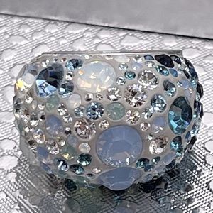 Swarovski RARE gorgeous multi crystal large Nirvana blue/white dome ring…new!